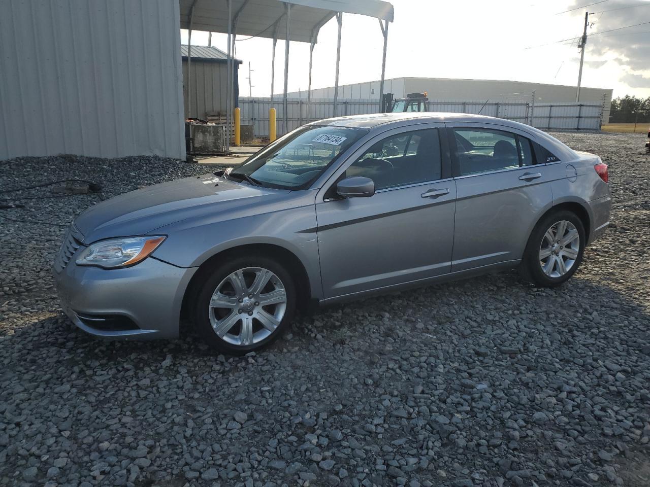 2013 CHRYSLER 200 LX