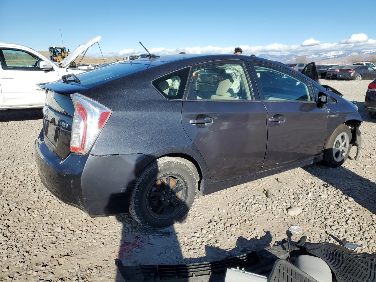 2013 TOYOTA PRIUS - Фото 3