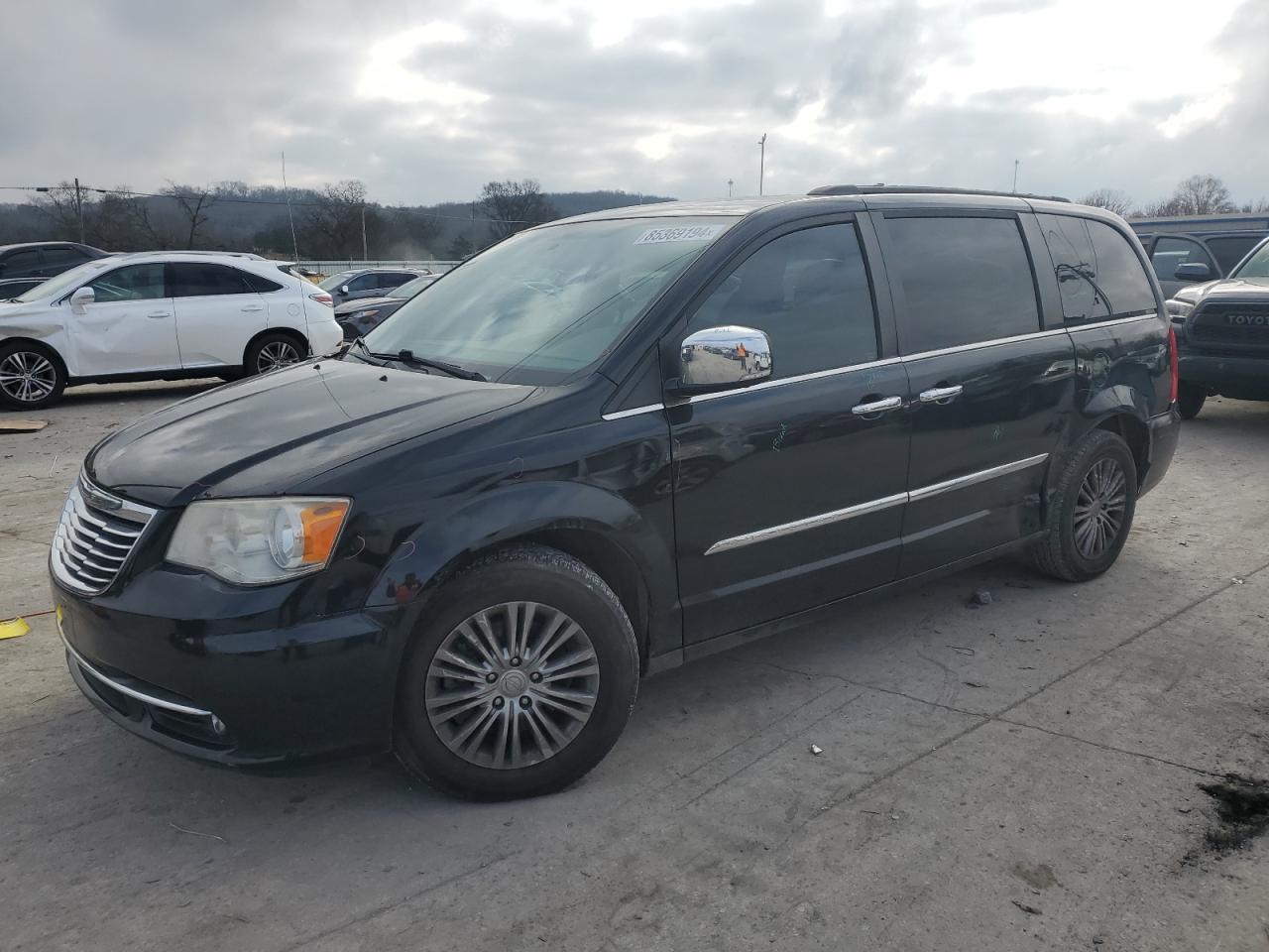2014 CHRYSLER TOWN & COU