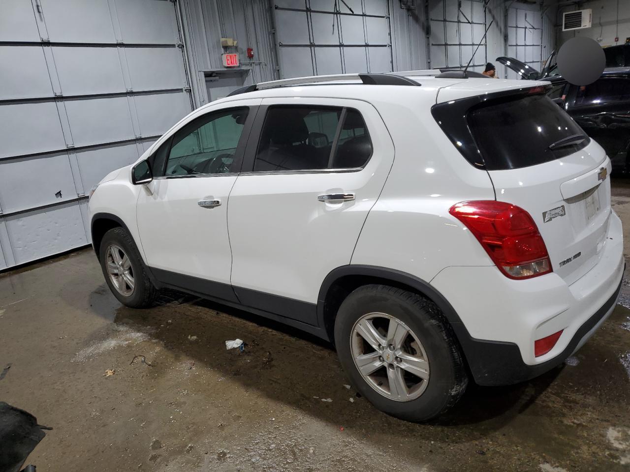 2019 CHEVROLET TRAX 1LT - Image 2