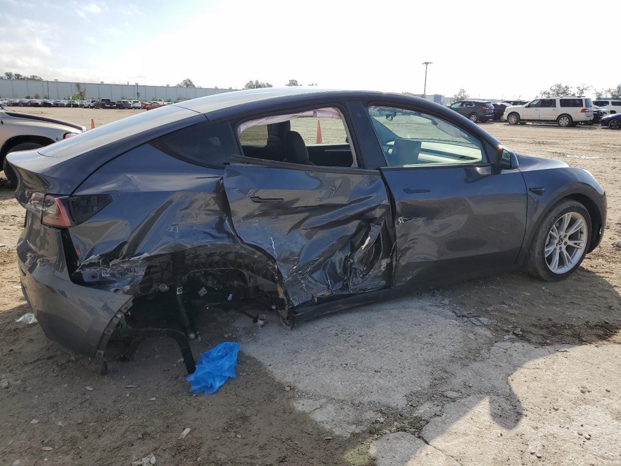 2023 TESLA MODEL Y - Image 3