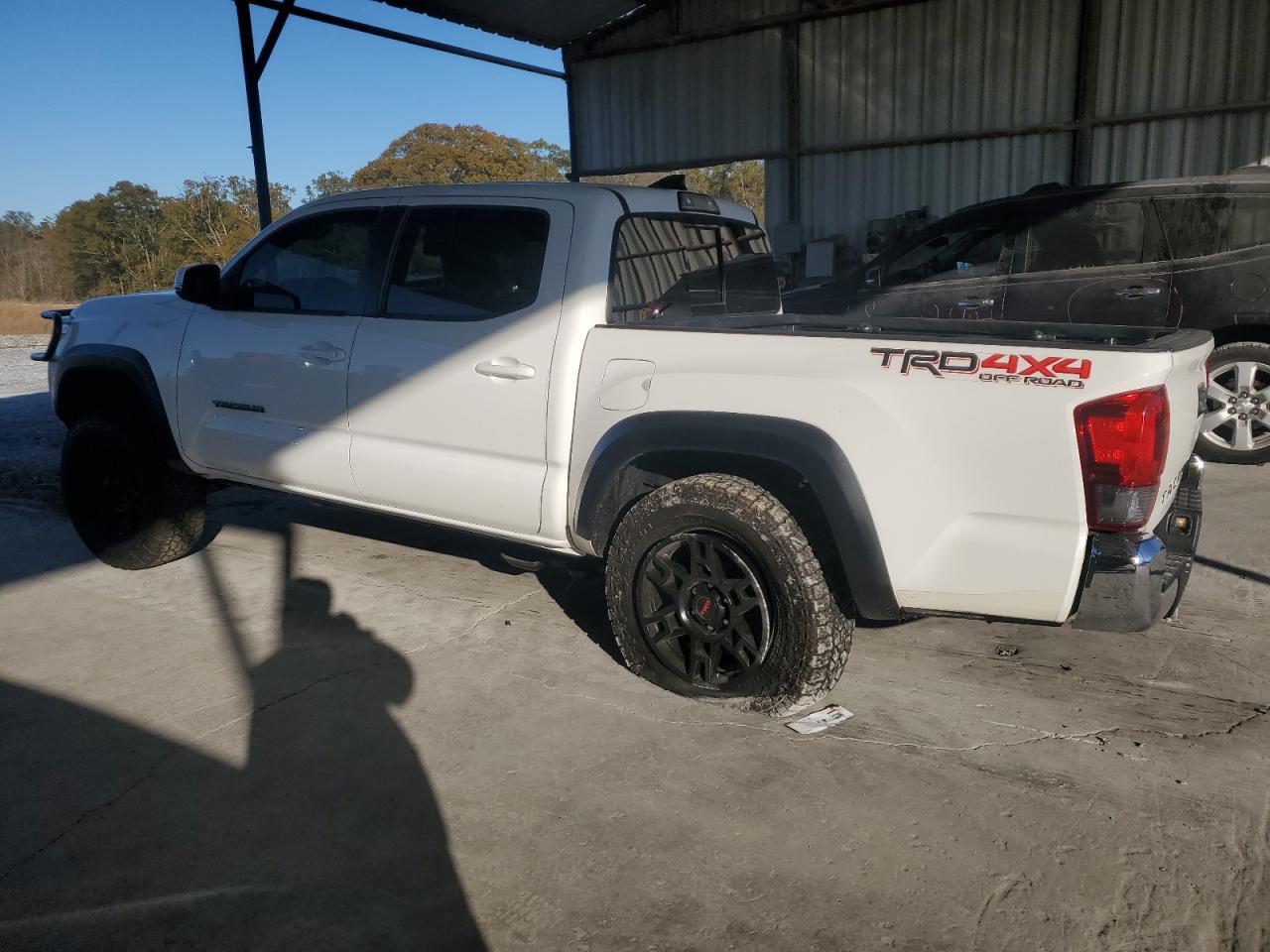 2017 TOYOTA TACOMA DOU - Фото 2