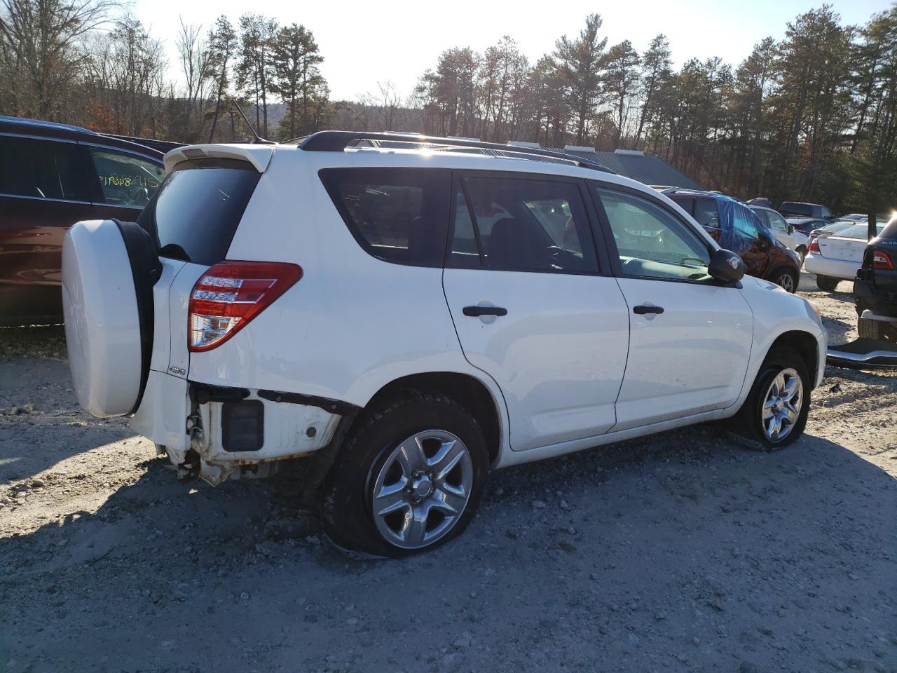 2011 TOYOTA RAV4 - Фото 3
