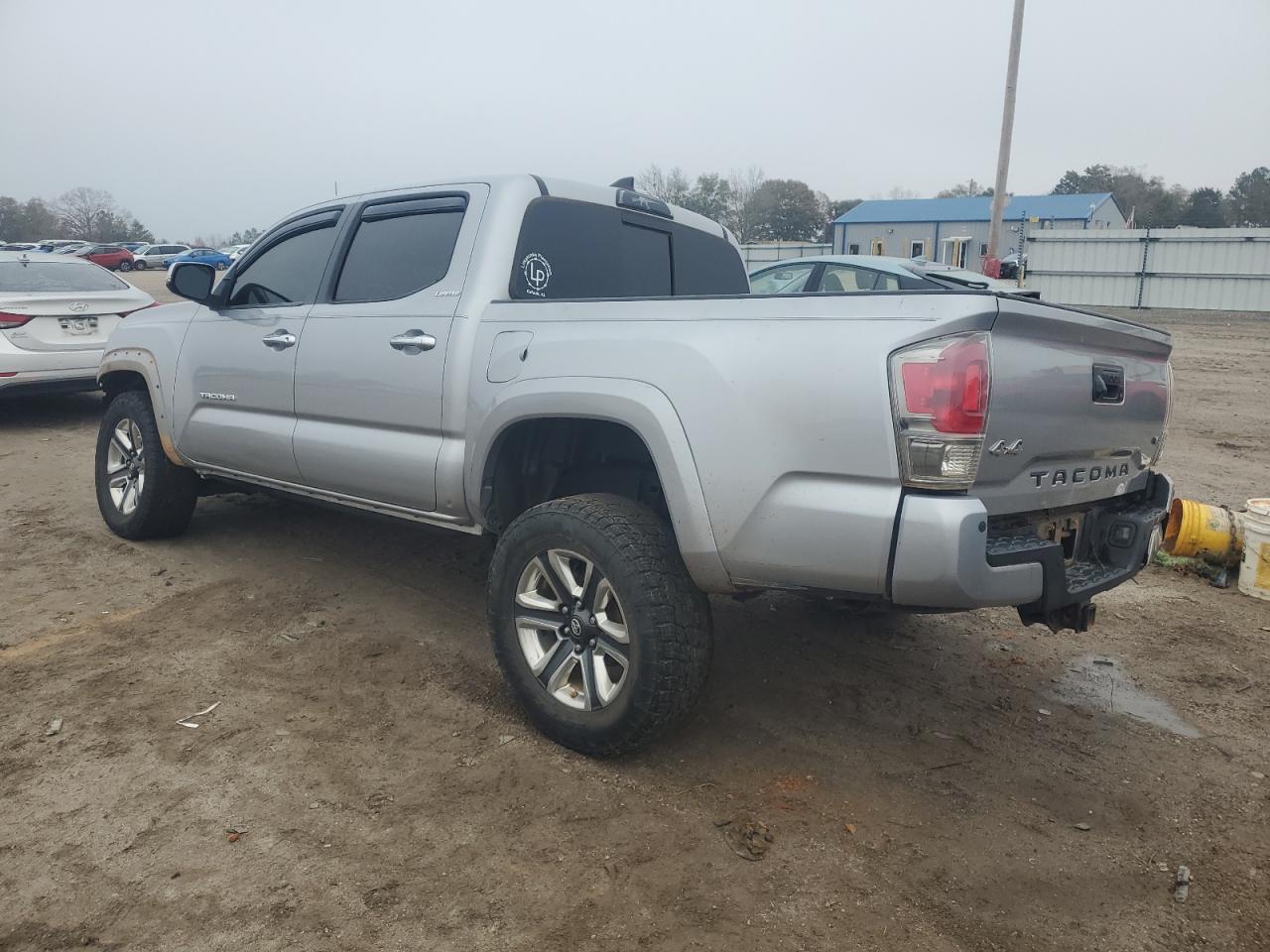 2017 TOYOTA TACOMA DOU - Фото 2