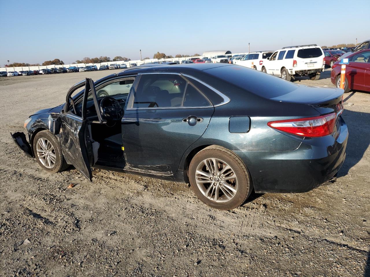 2016 TOYOTA CAMRY LE - Фото 2