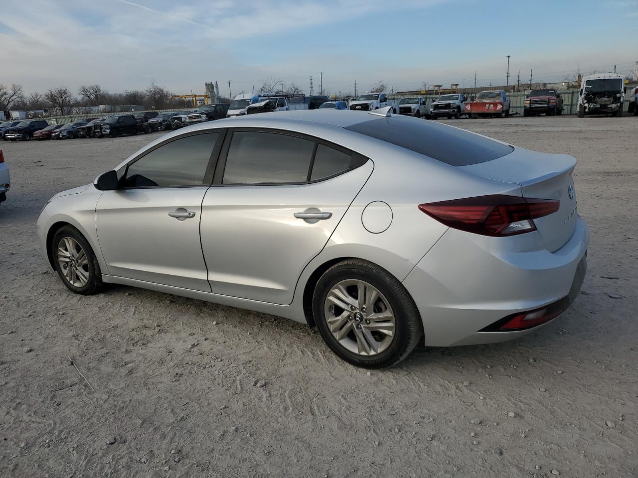 2019 HYUNDAI ELANTRA SE - Фото 2