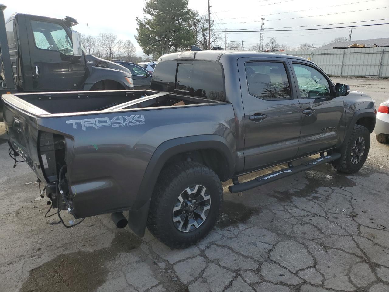 2019 TOYOTA TACOMA DOU - Фото 3