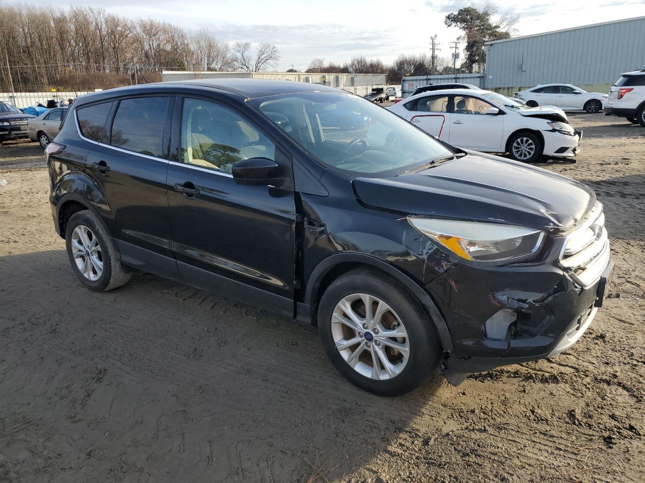 2017 FORD ESCAPE SE - Фото 4
