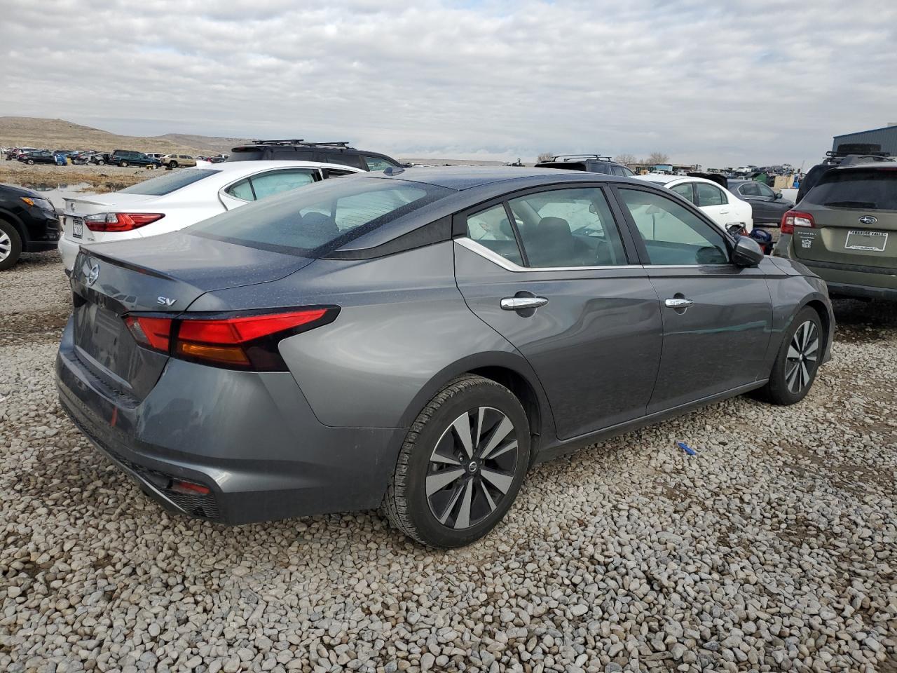 2022 NISSAN ALTIMA SV - Image 3
