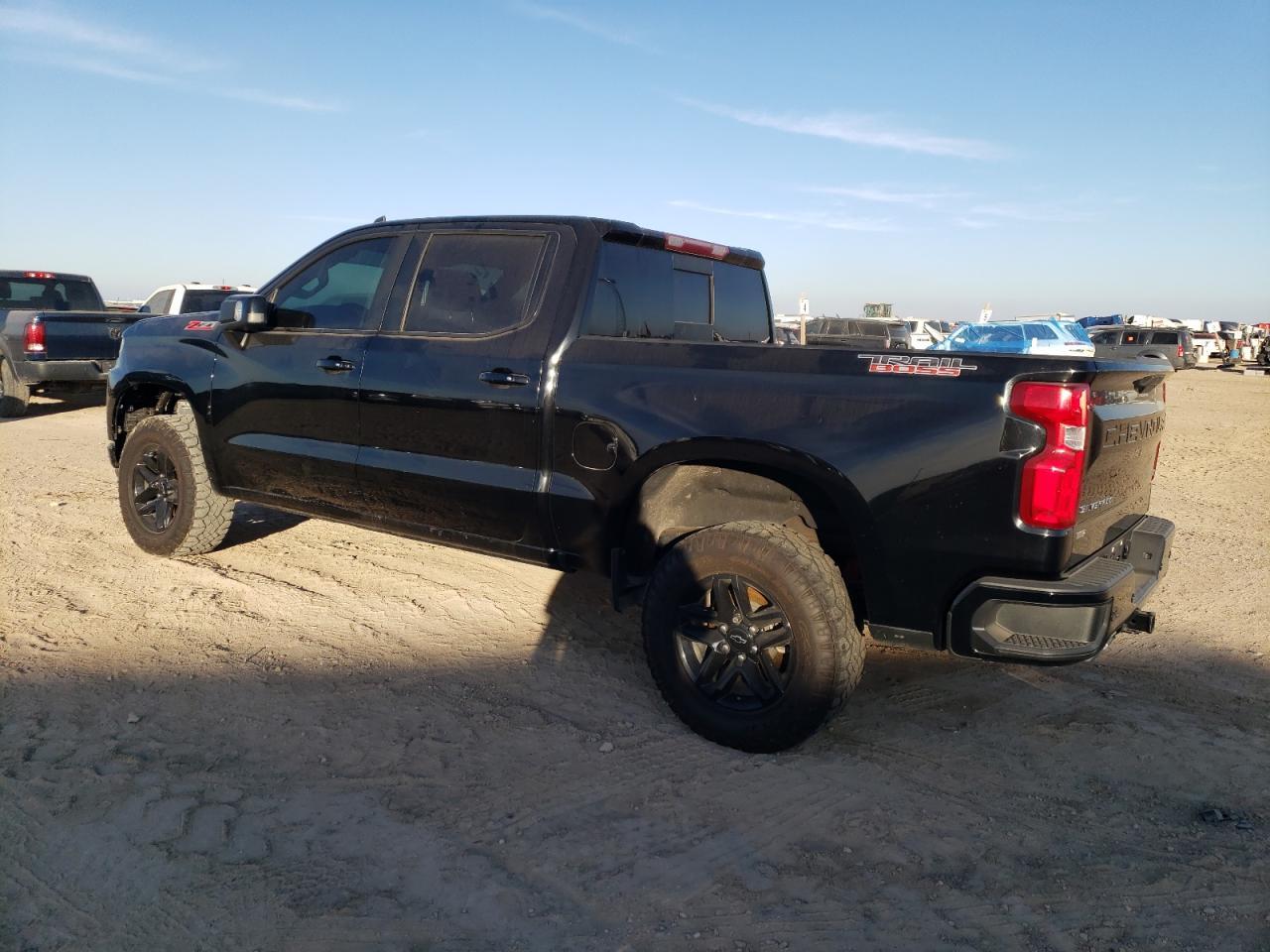 2019 CHEVROLET SILVERADO - Фото 2
