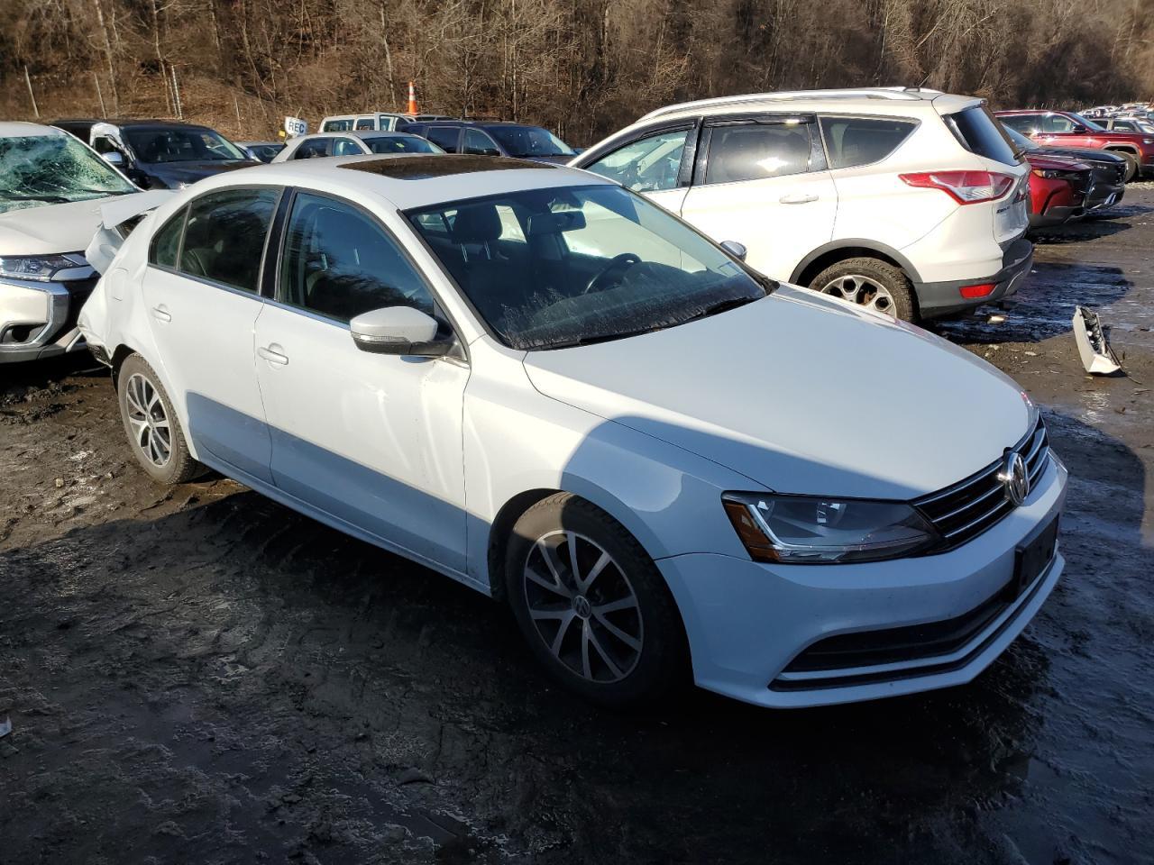 2017 VOLKSWAGEN JETTA SE - Фото 4