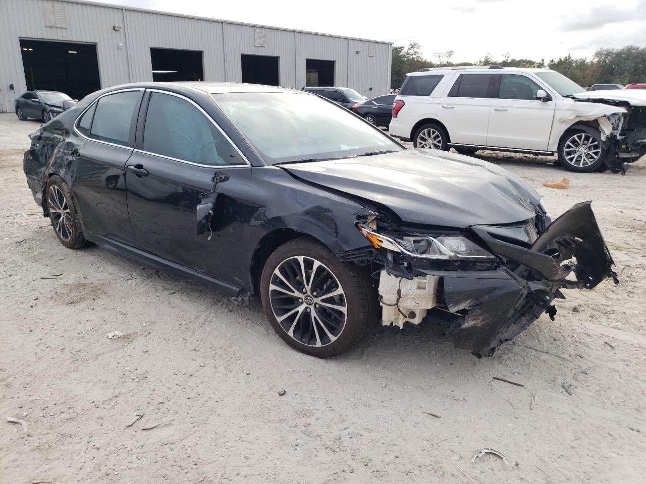 2018 TOYOTA CAMRY L - Фото 4