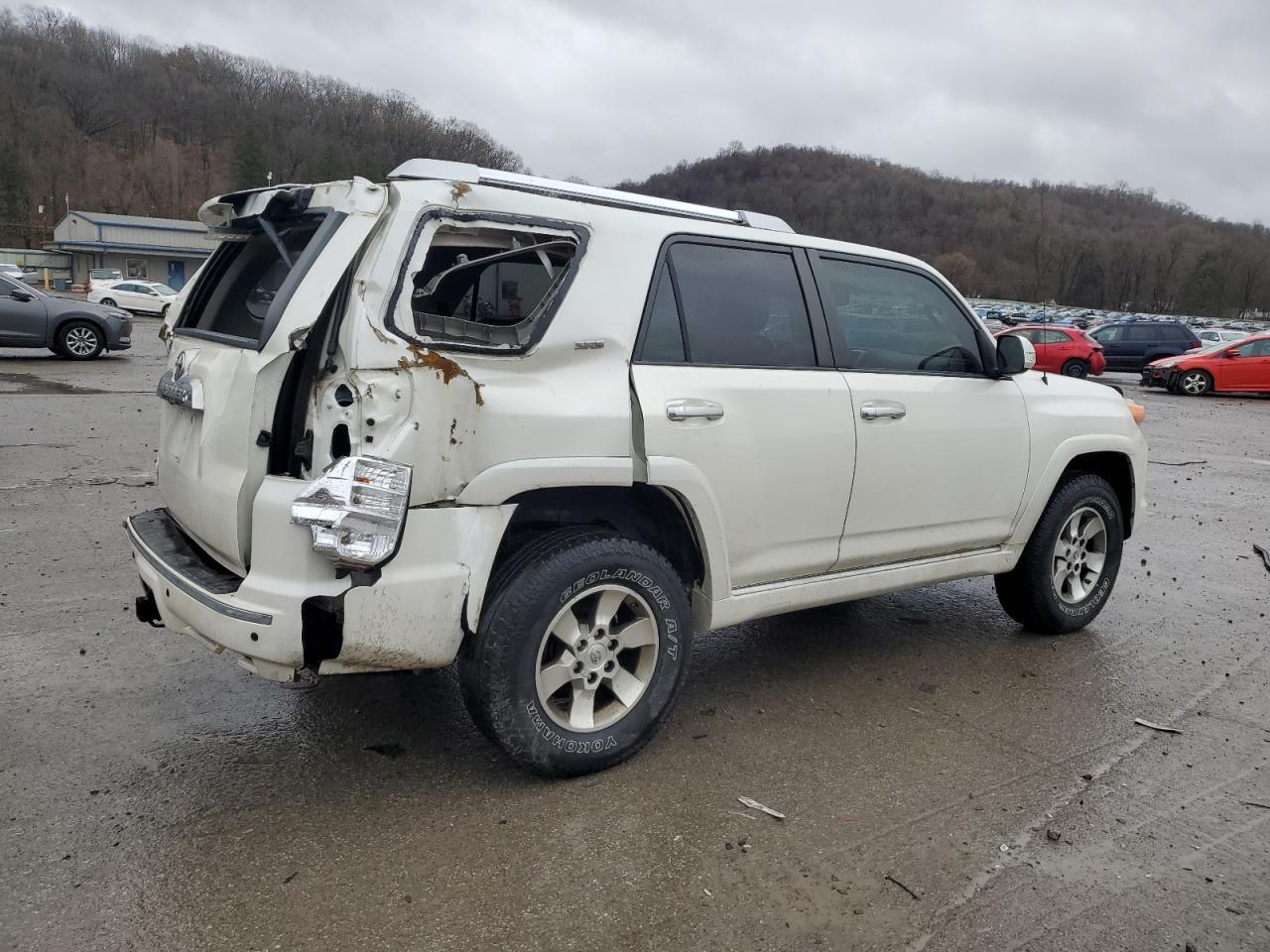 2011 TOYOTA 4RUNNER SR - Image 3