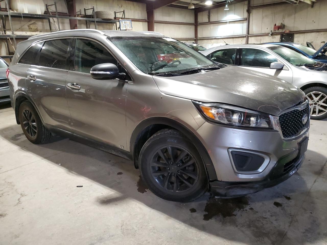 2016 KIA SORENTO LX - Image 4