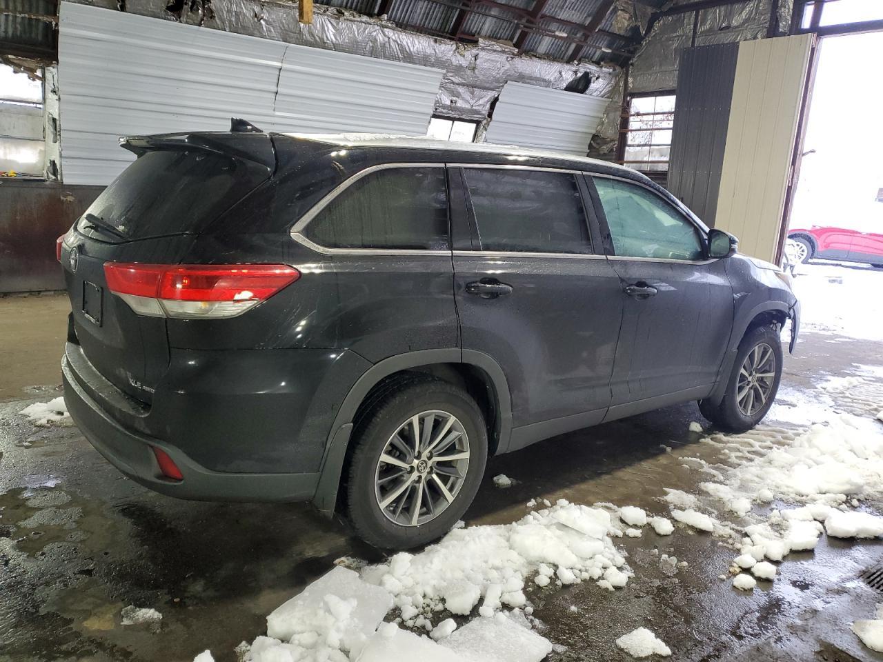 2019 TOYOTA HIGHLANDER - Image 3