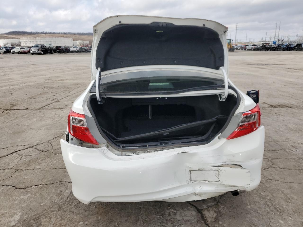 2013 TOYOTA CAMRY L - Фото 6