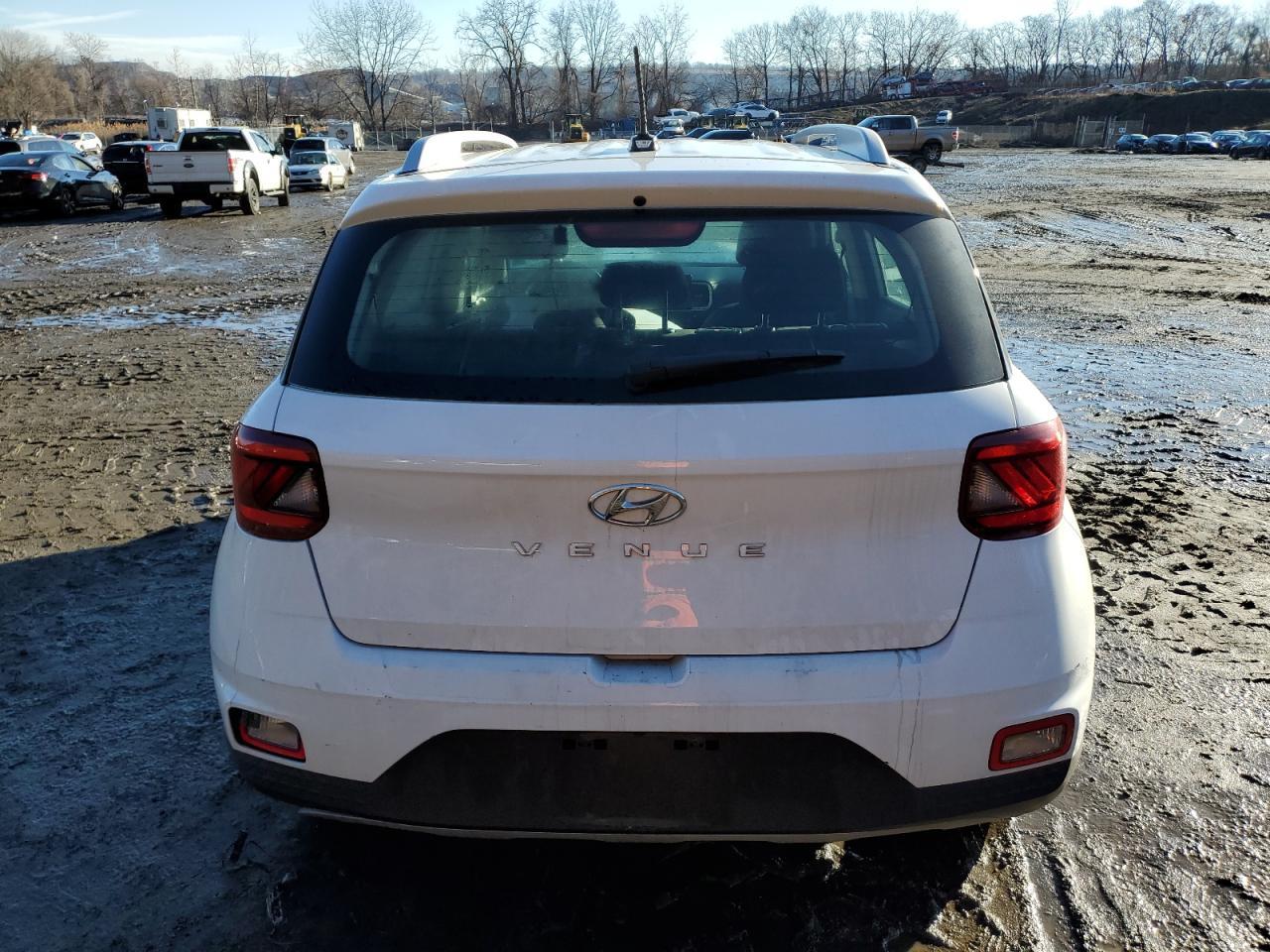 2023 HYUNDAI VENUE SEL - Фото 6