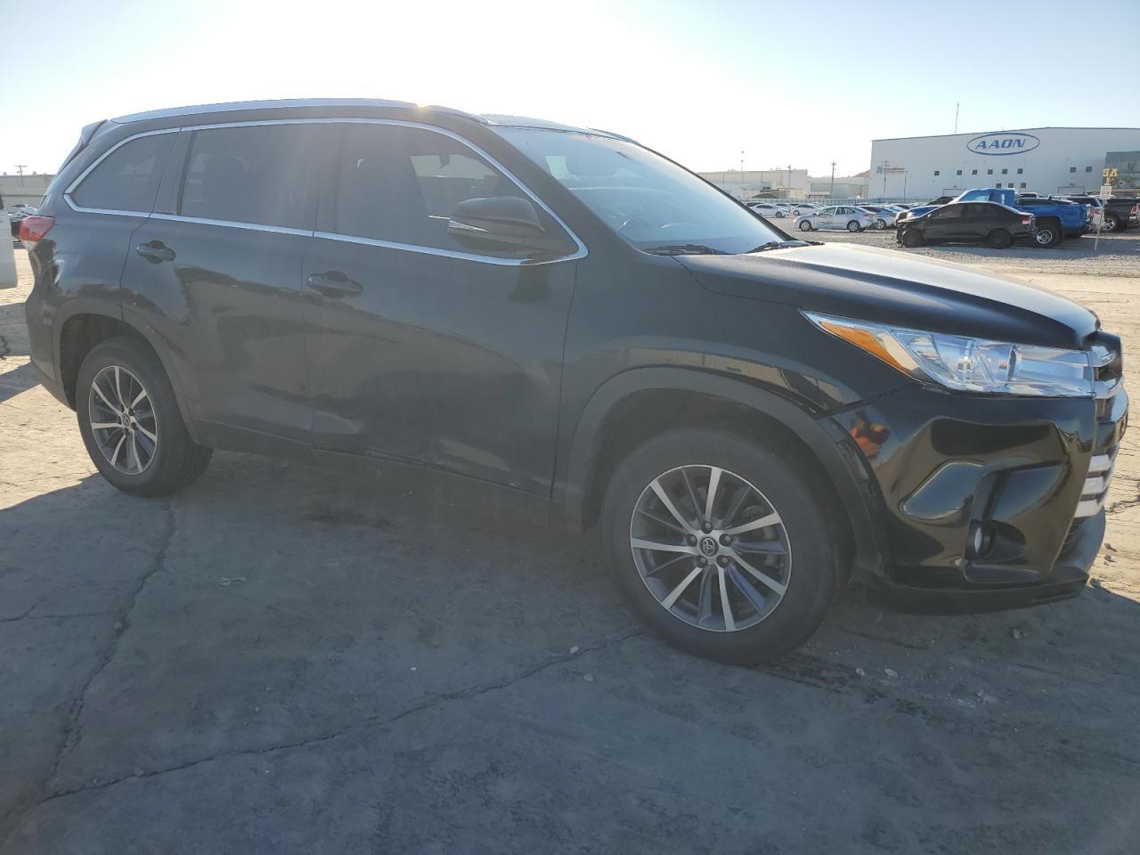 2018 TOYOTA HIGHLANDER - Image 4