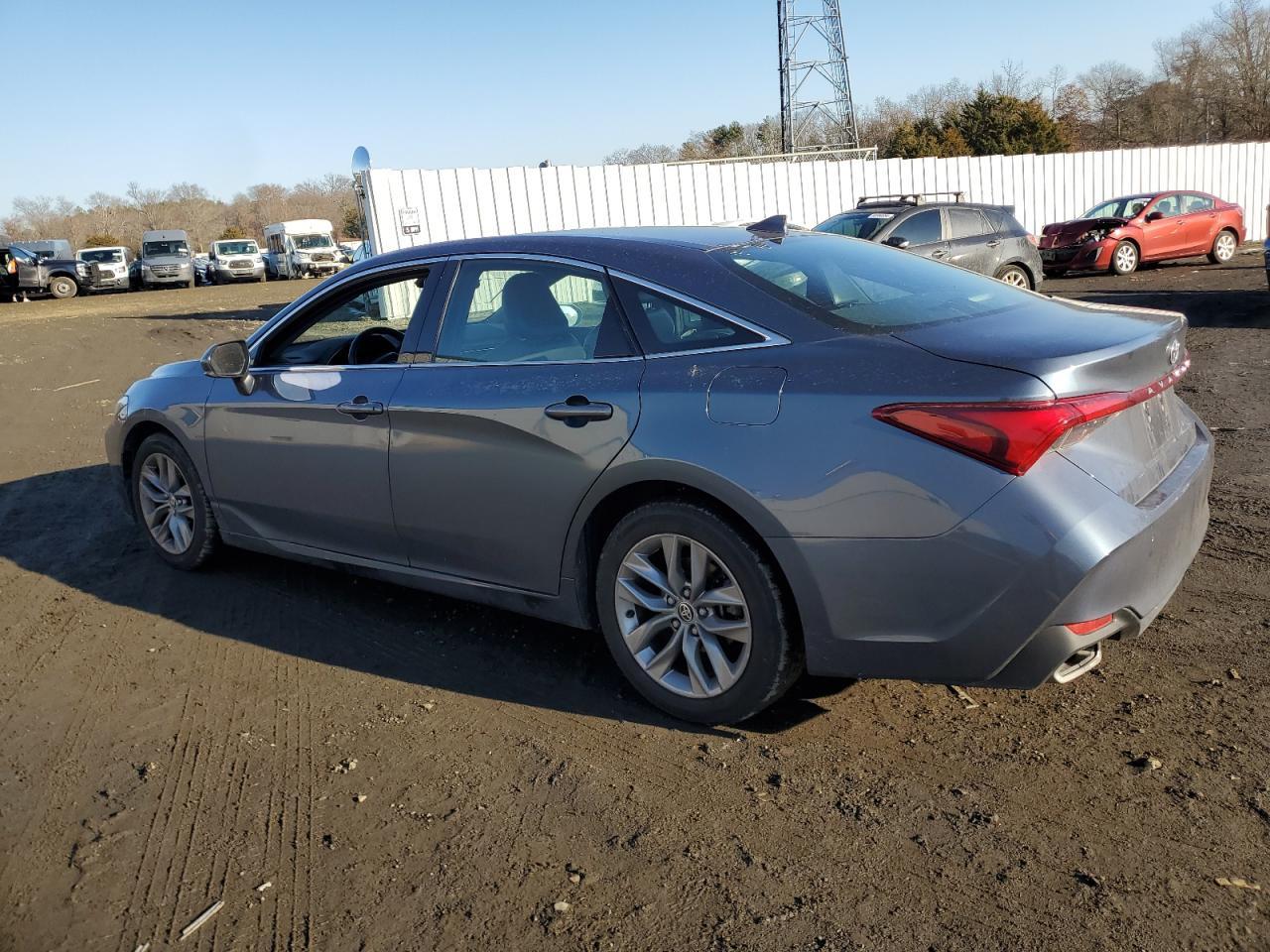 2022 TOYOTA AVALON XLE - Image 2