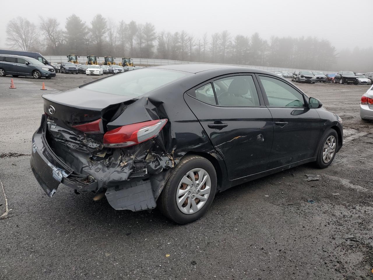 2018 HYUNDAI ELANTRA SE - Фото 3