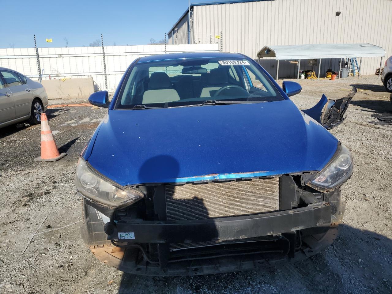 2018 HYUNDAI ELANTRA SE - Image 5