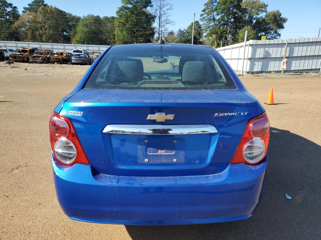 2016 CHEVROLET SONIC LT - Image 6