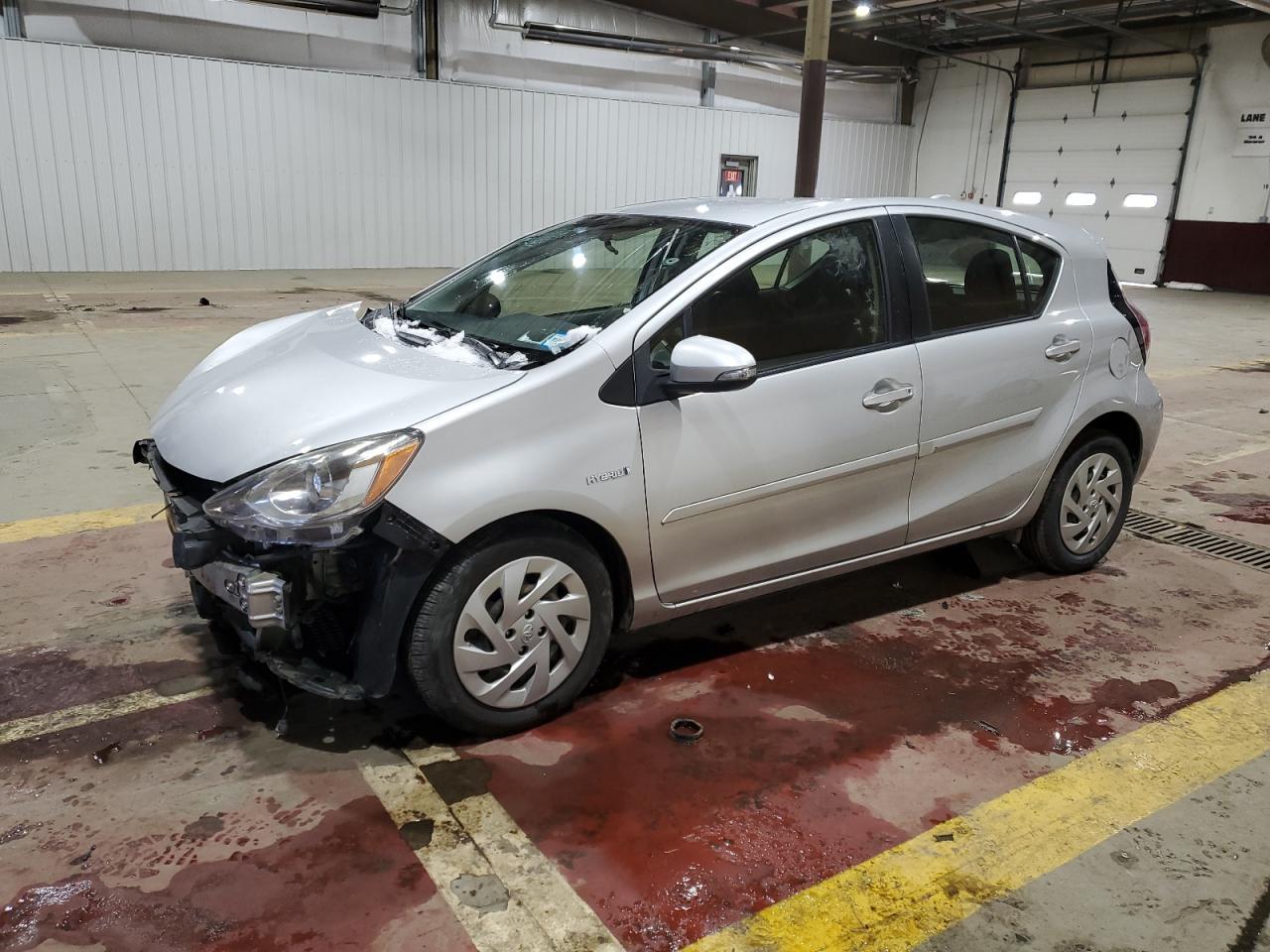 2016 TOYOTA PRIUS C