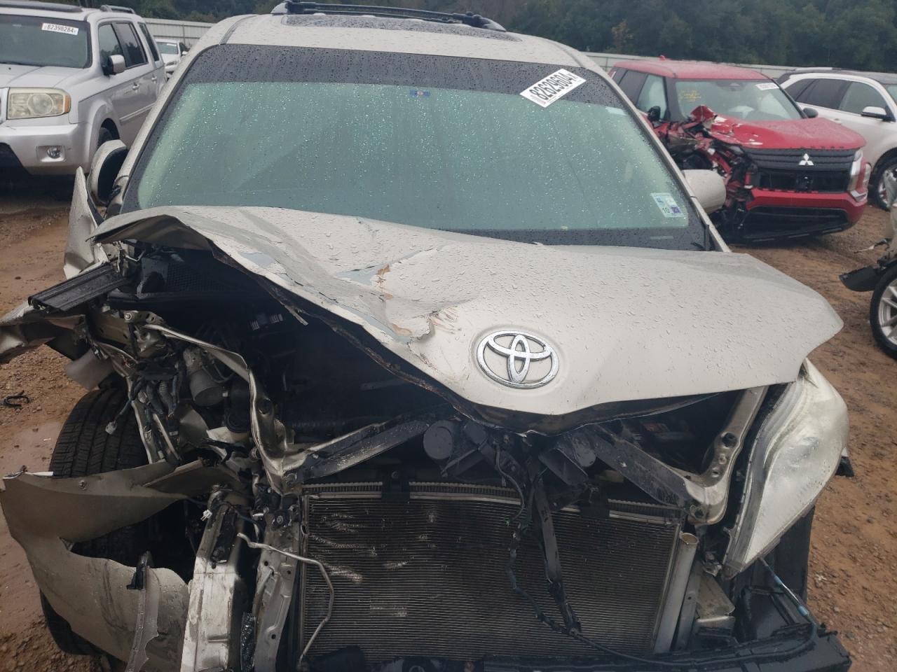 2015 TOYOTA SIENNA XLE - Фото 5