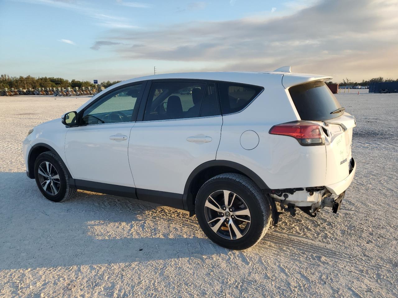 2017 TOYOTA RAV4 XLE - Image 2