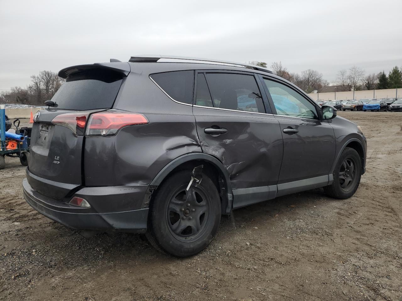 2017 TOYOTA RAV4 LE - Фото 3