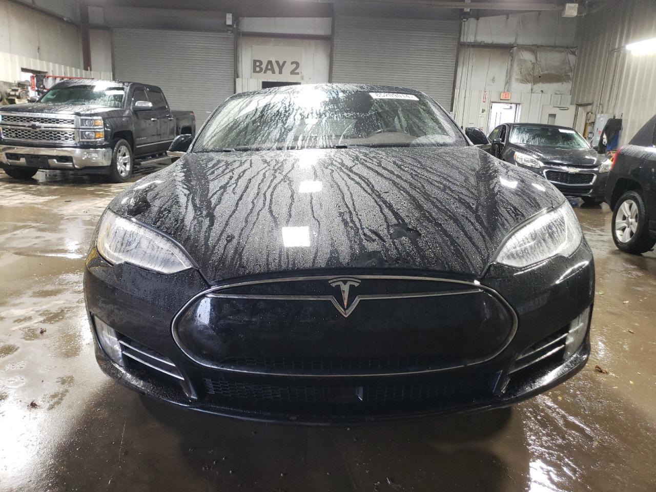 2015 TESLA MODEL S P8 - Фото 5