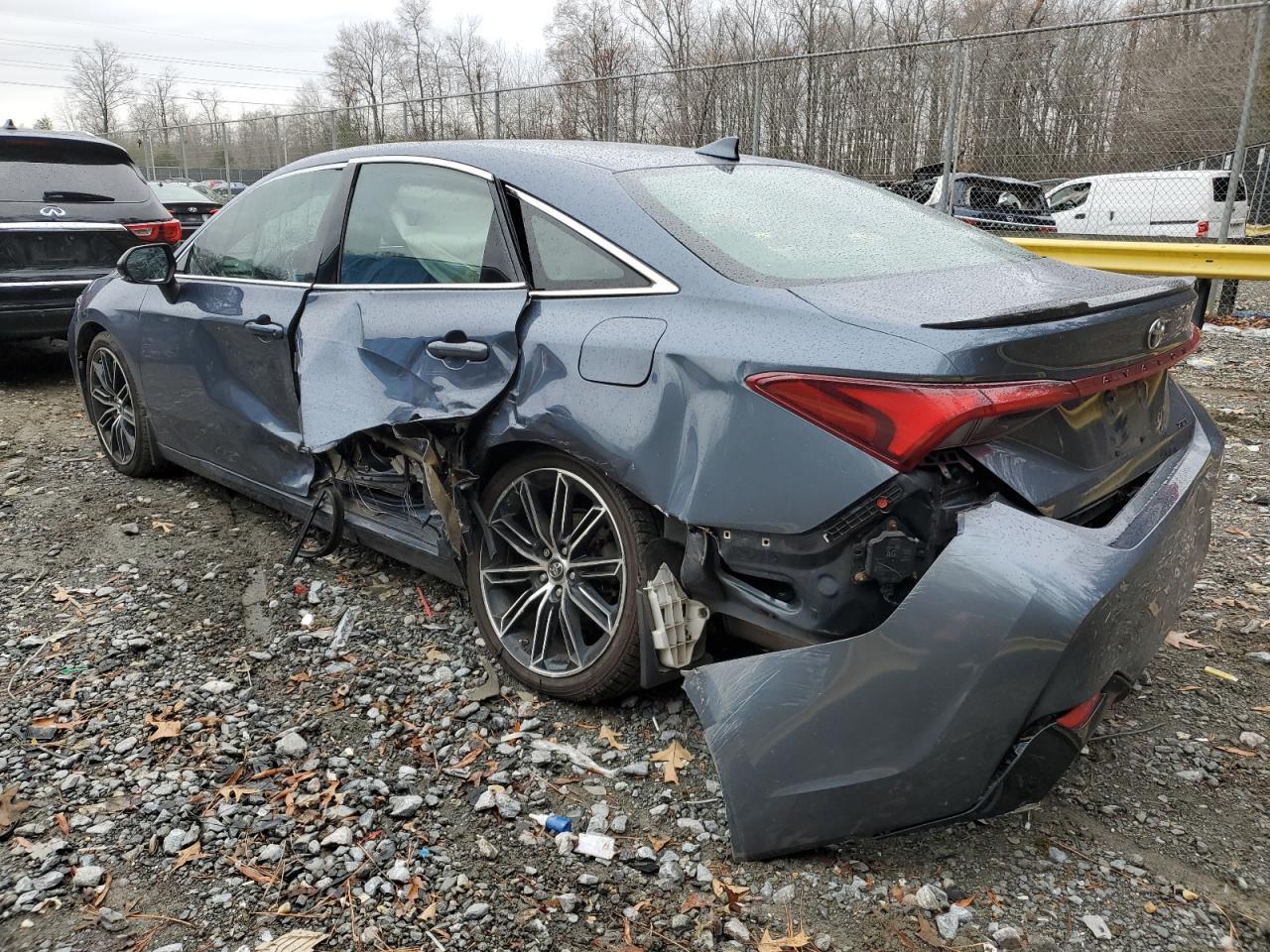 2019 TOYOTA AVALON XLE - Image 2