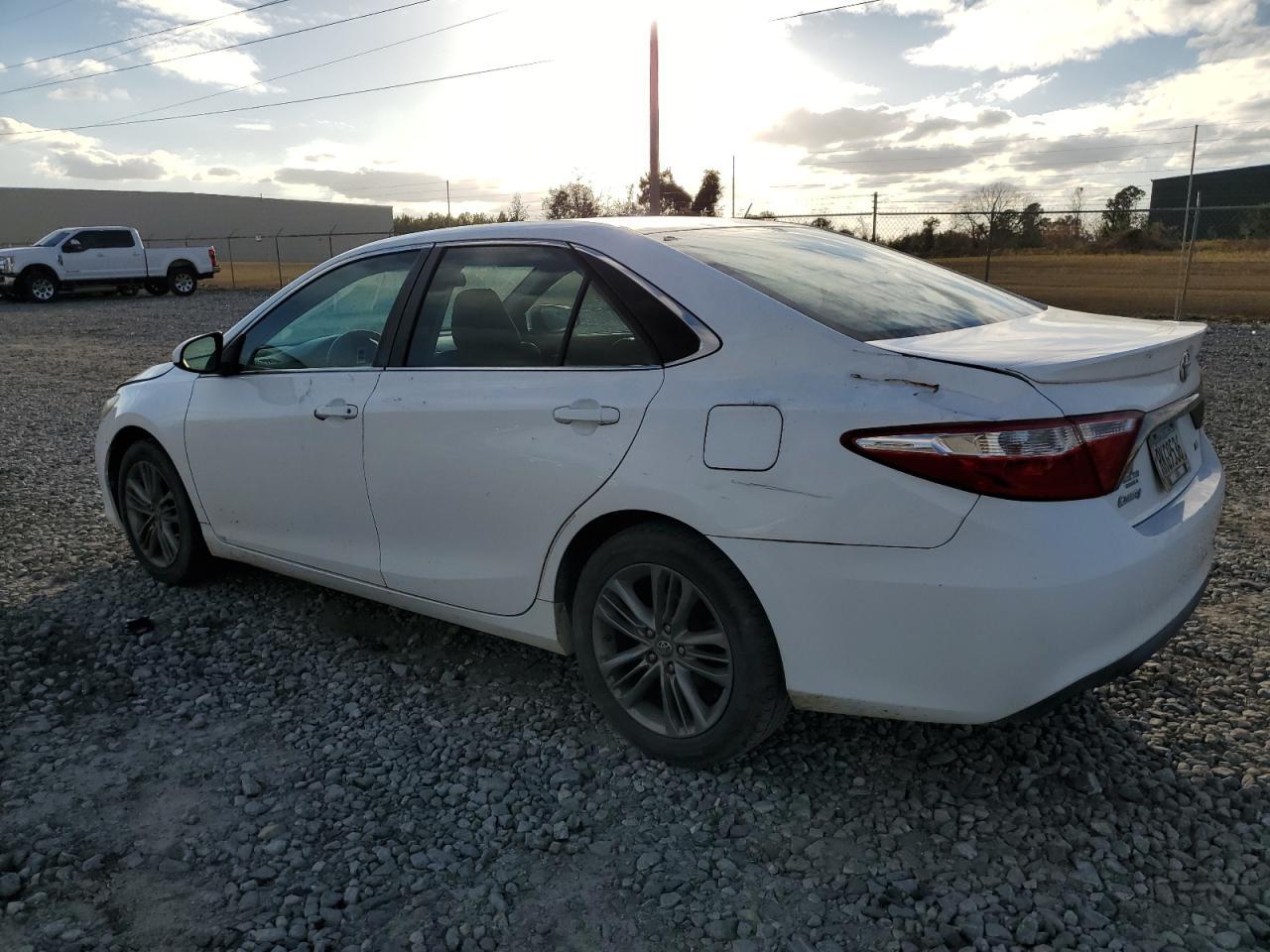2016 TOYOTA CAMRY LE - Фото 2