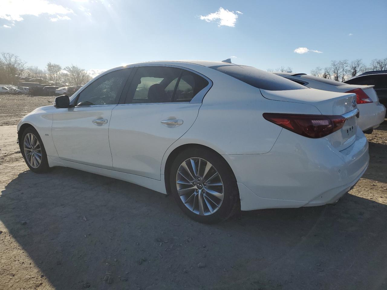 2018 INFINITI Q50 LUXE - Фото 2