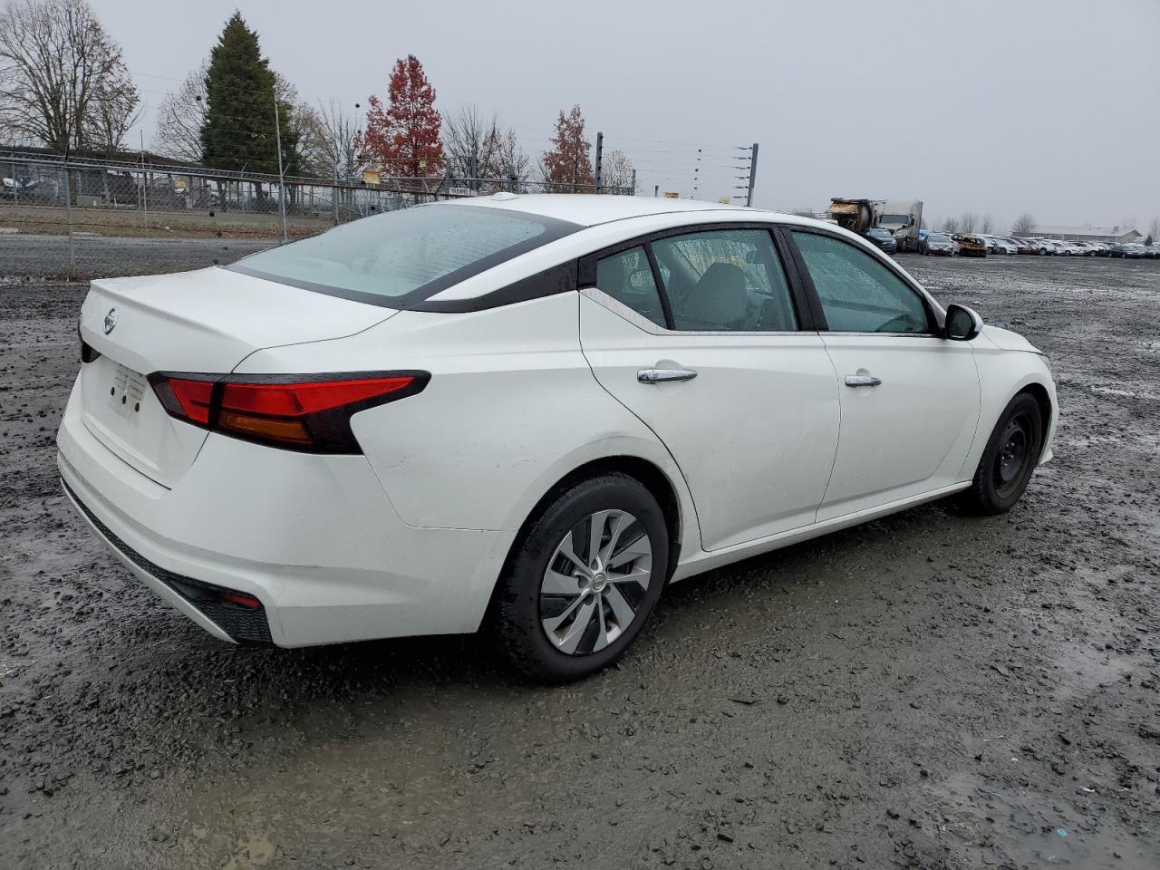 2020 NISSAN ALTIMA SV - Фото 3