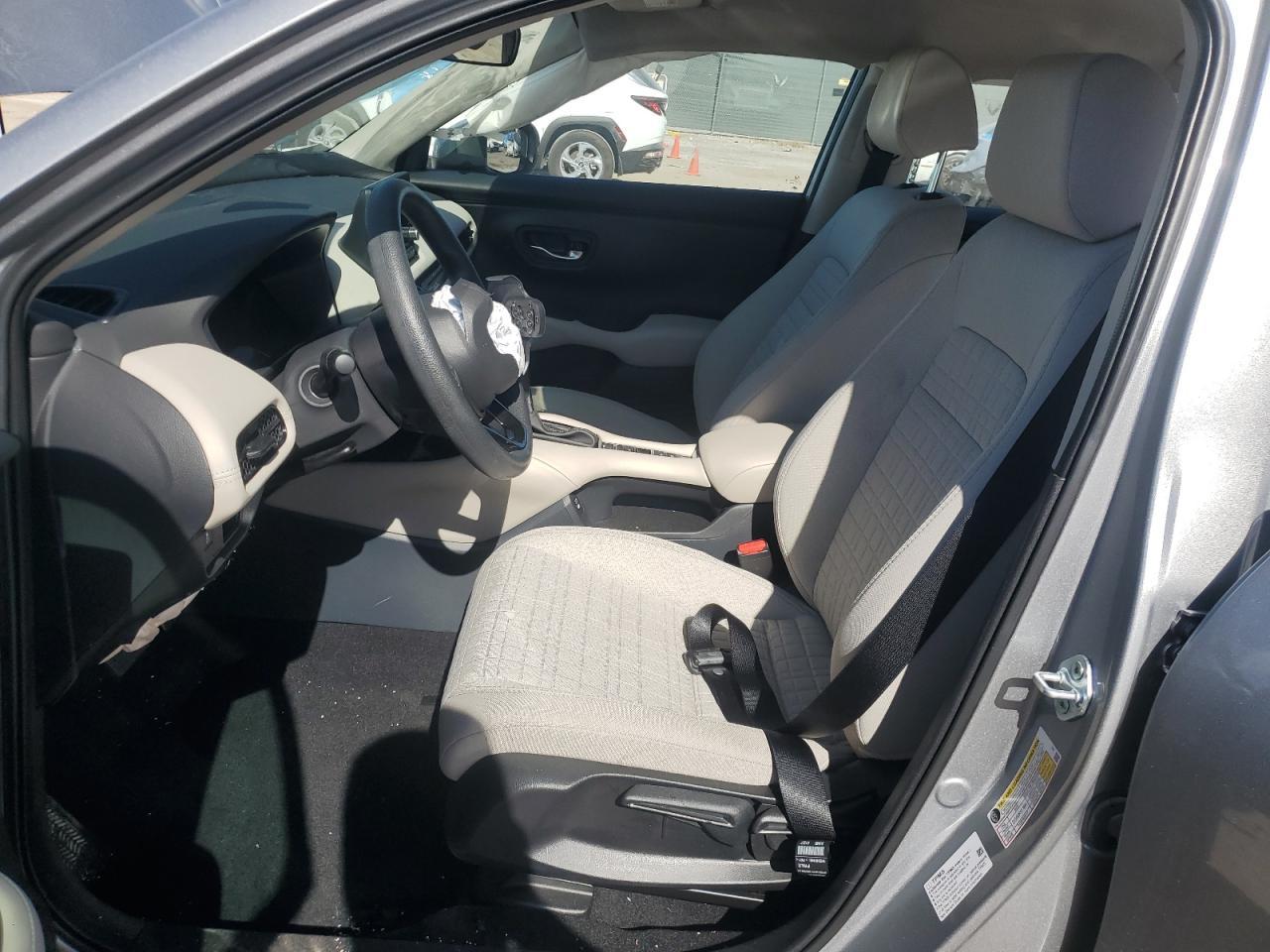 2025 HONDA HR-V LX - Image 7