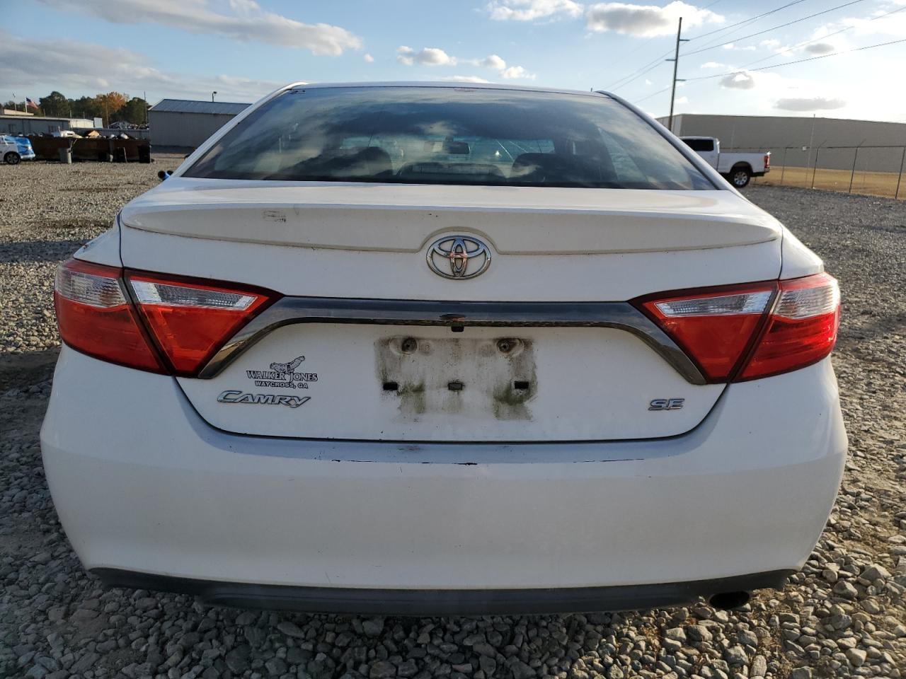 2016 TOYOTA CAMRY LE - Фото 6