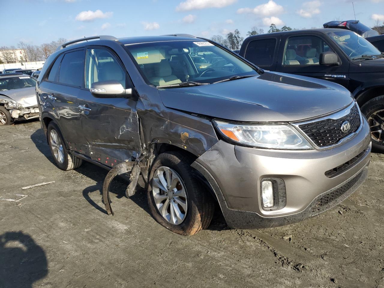 2015 KIA SORENTO EX - Image 4