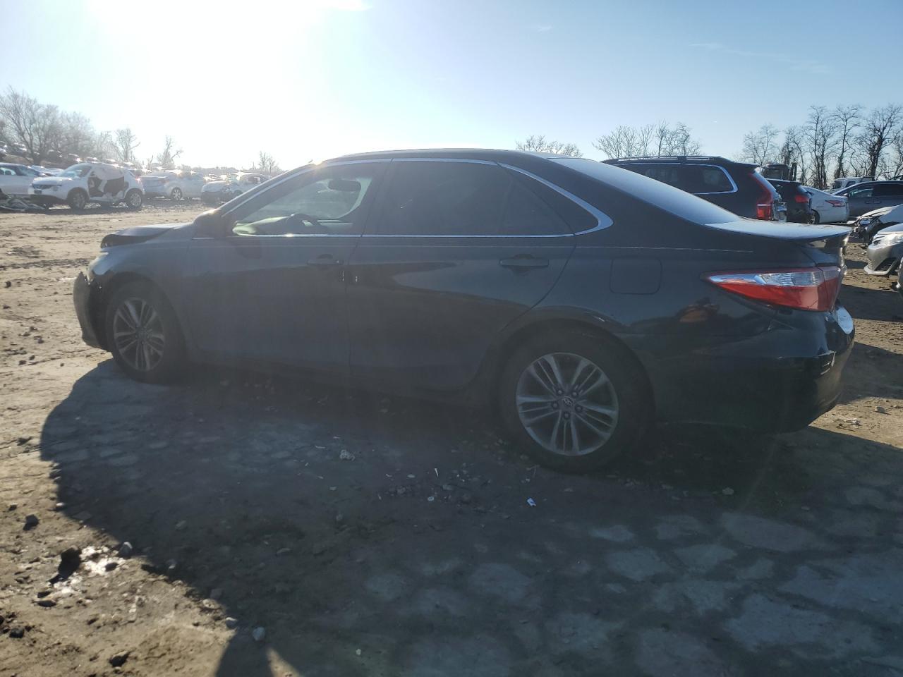 2016 TOYOTA CAMRY LE - Фото 2