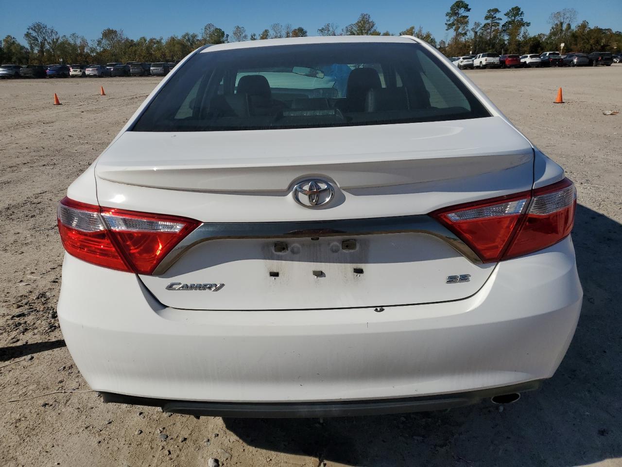 2015 TOYOTA CAMRY LE - Image 6