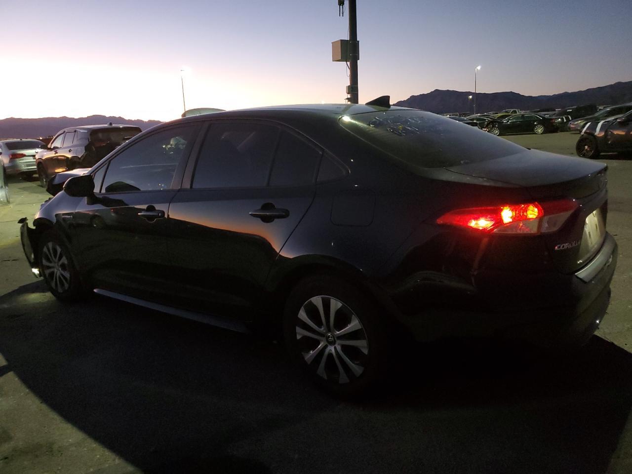 2021 TOYOTA COROLLA LE - Image 2
