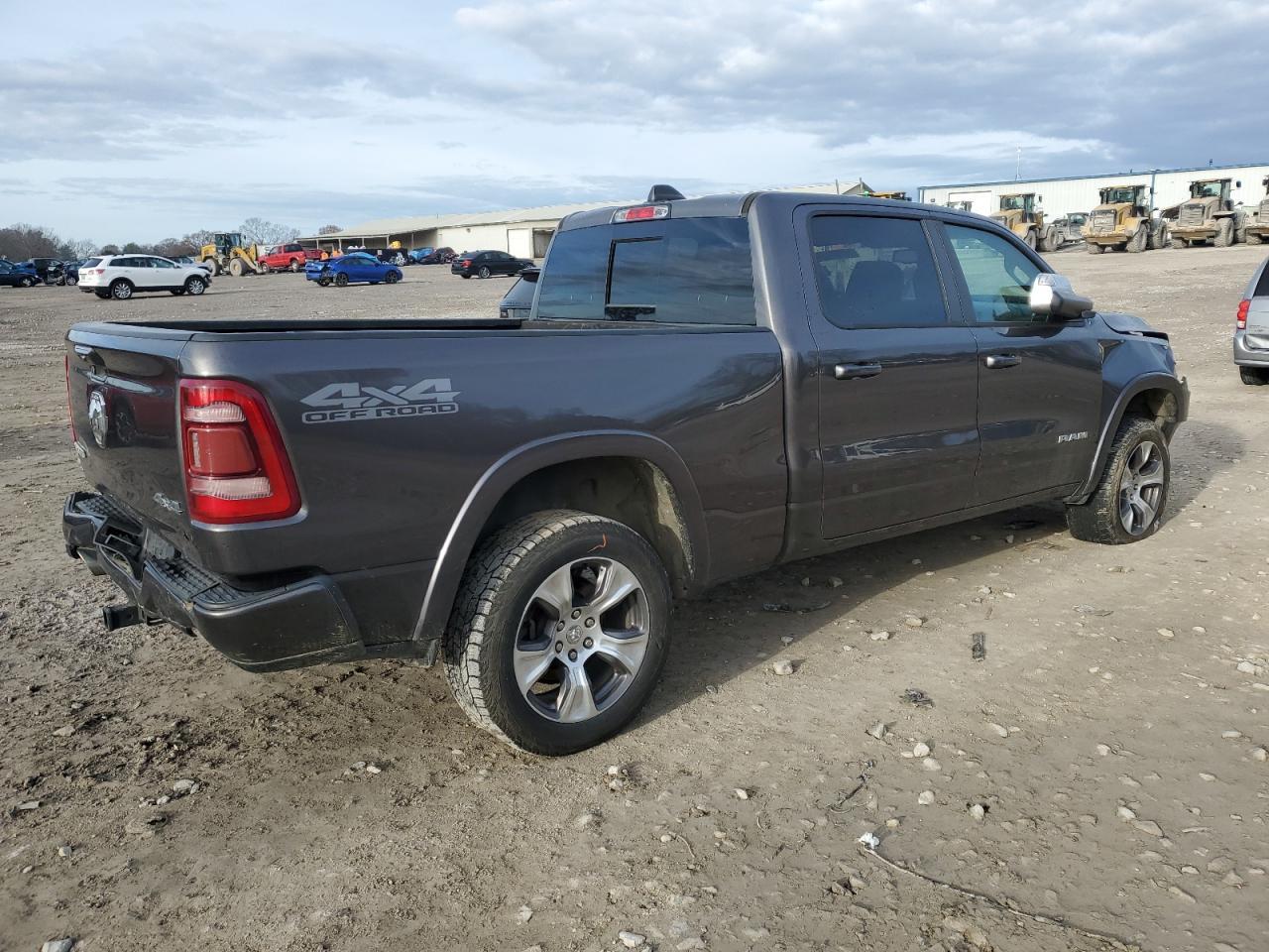 2019 RAM 1500 LARAM - Фото 3