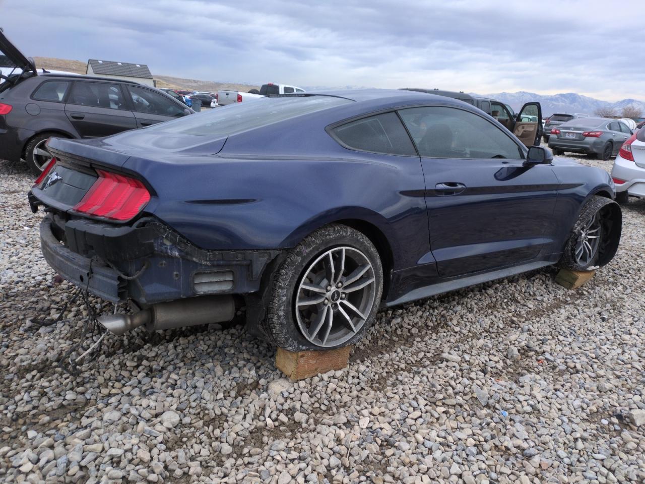 2018 FORD MUSTANG - Фото 3