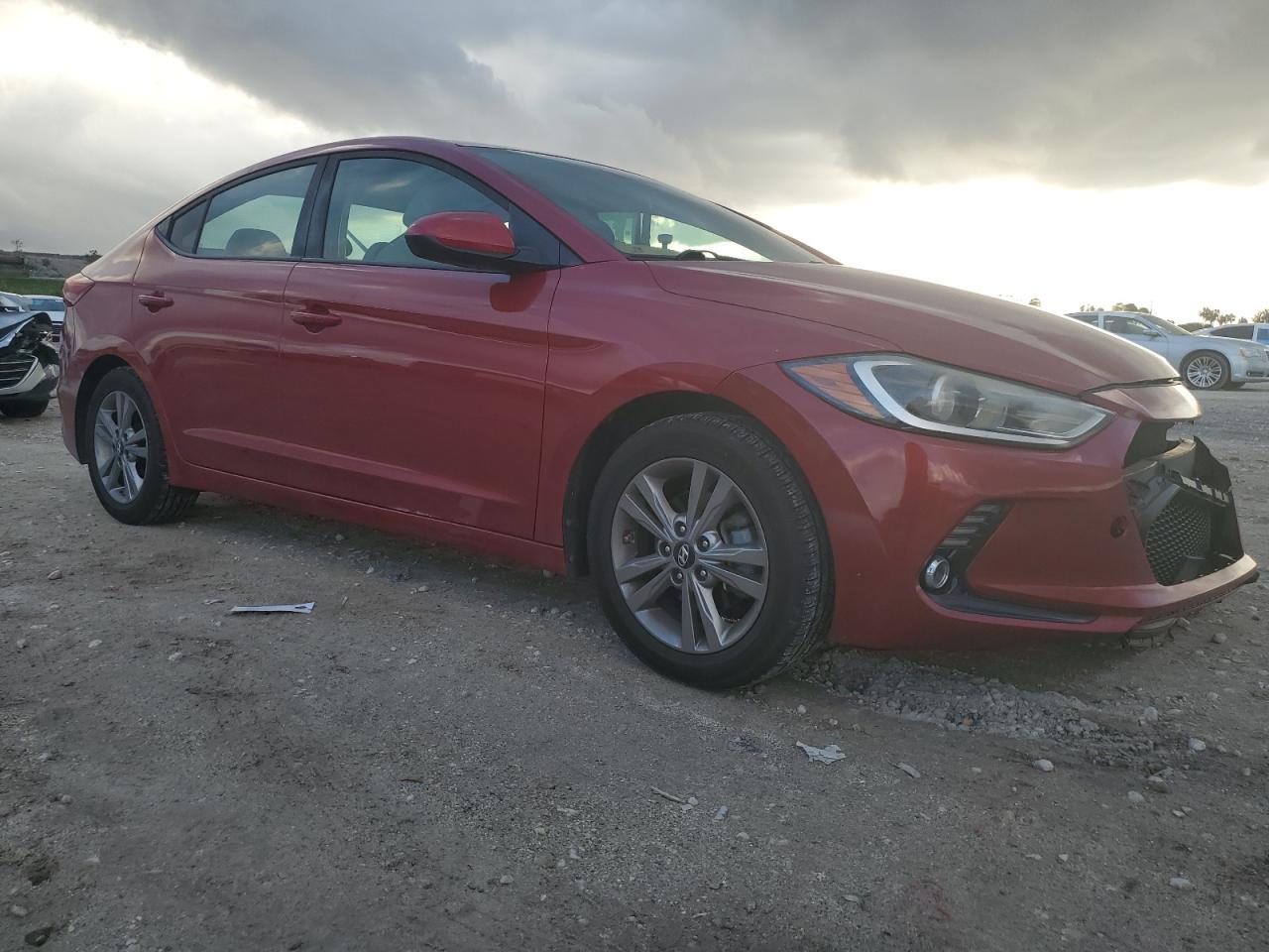 2018 HYUNDAI ELANTRA SE - Фото 4