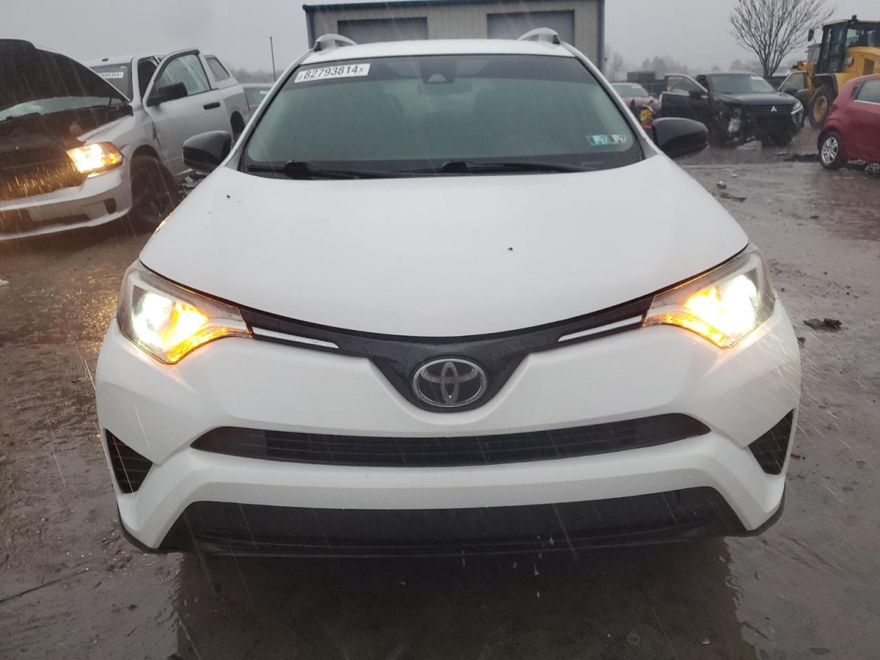 2017 TOYOTA RAV4 LE - Фото 5