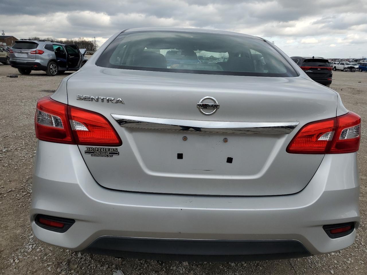 2017 NISSAN SENTRA S - Фото 6