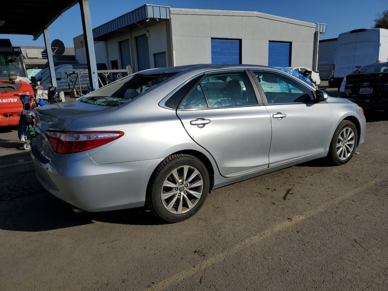 2017 TOYOTA CAMRY LE - Image 3