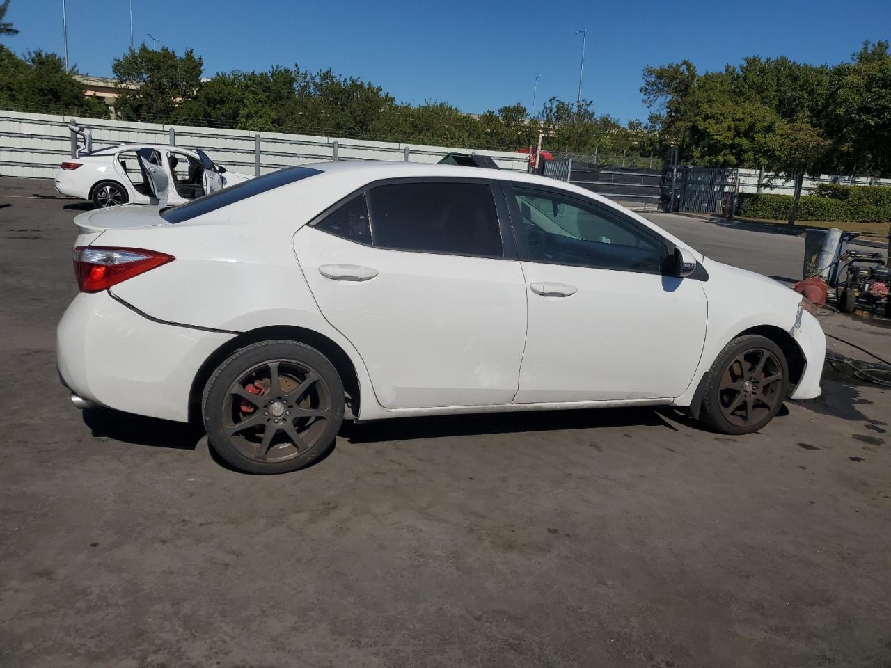 2014 TOYOTA COROLLA L - Фото 3