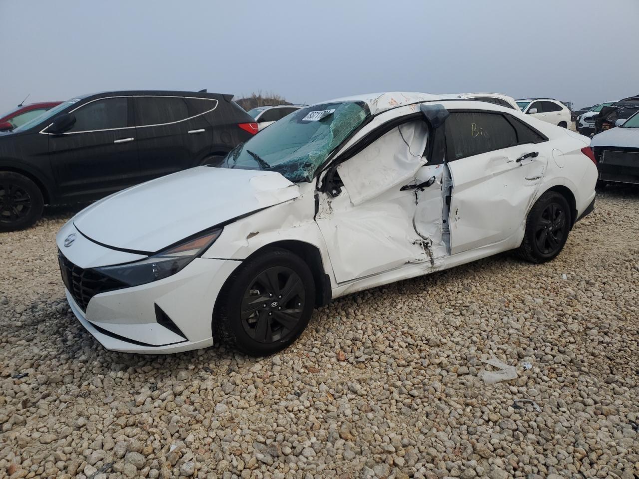 2022 HYUNDAI ELANTRA SE