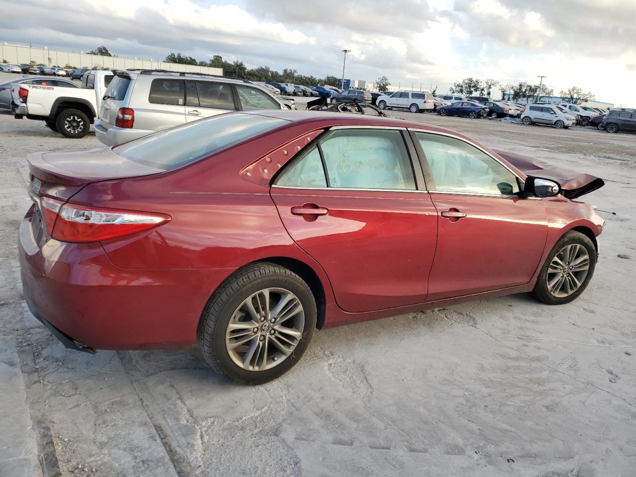 2017 TOYOTA CAMRY LE - Фото 3